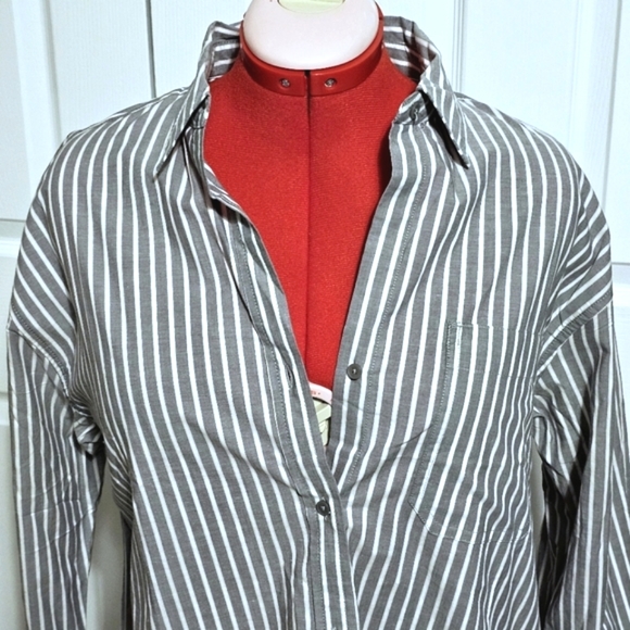 Banana Republic Oversized Button Down Dress Shirt - Size M - Picture 2 of 8